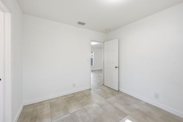 629 NE 36th Street, Oakland Park, FL 33334