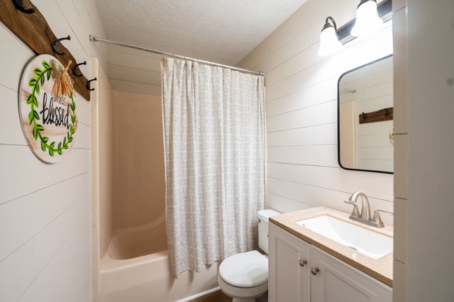 136 Campbell Cir, Ringgold, GA 30736