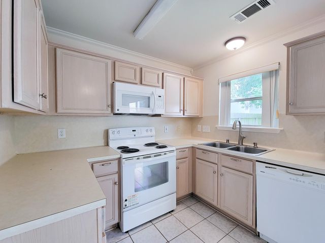 11810 Rolling Stream Drive, Tomball, TX 77375