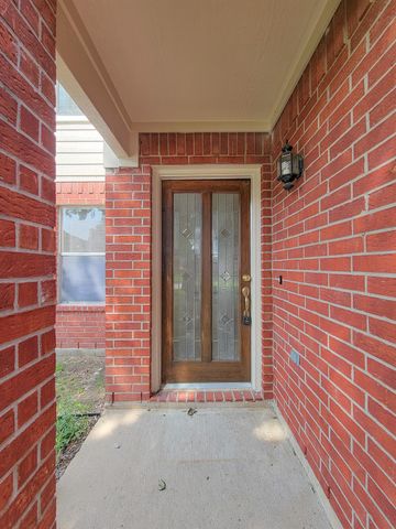 11810 Rolling Stream Drive, Tomball, TX 77375