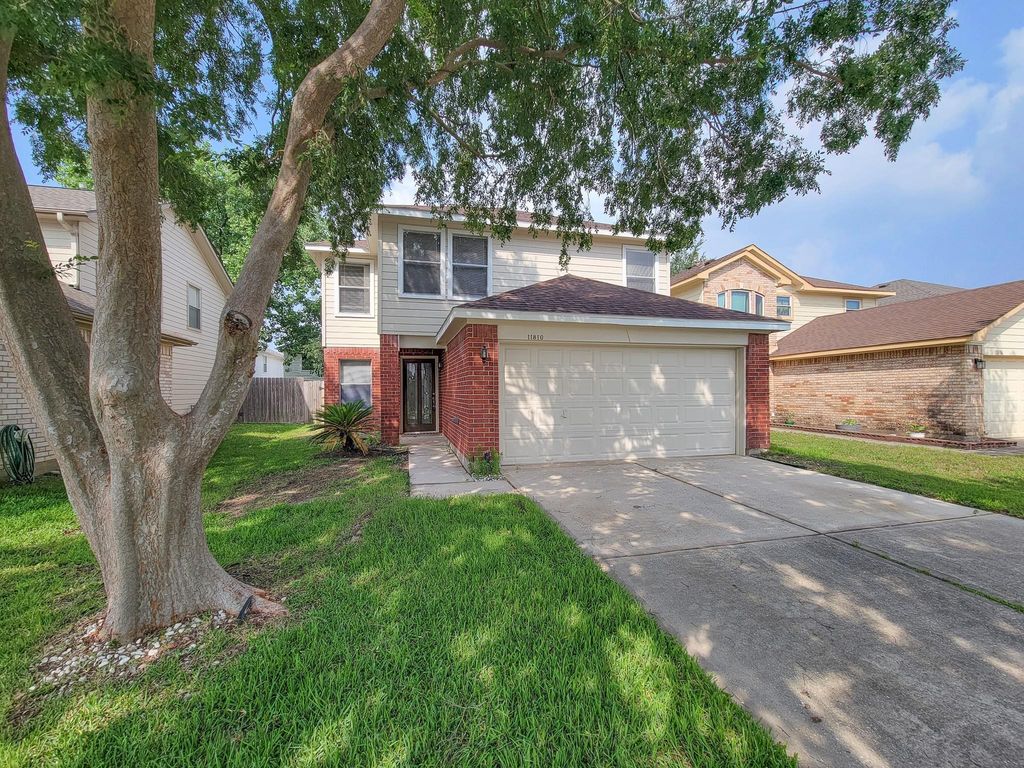 11810 Rolling Stream Drive, Tomball, TX 77375