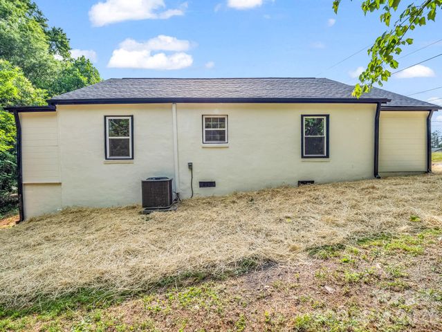 221 New Hampshire Street, Spindale, NC 28160
