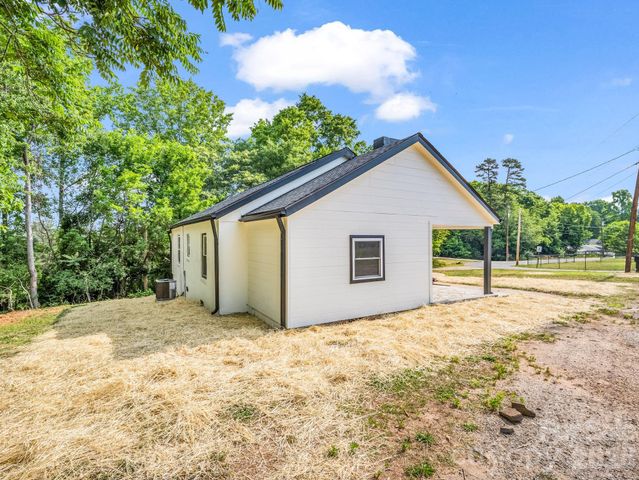 221 New Hampshire Street, Spindale, NC 28160