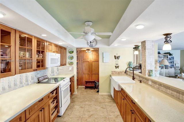 1800 S Ocean Blvd Apt 1012, Lauderdale By The Sea, FL 33062