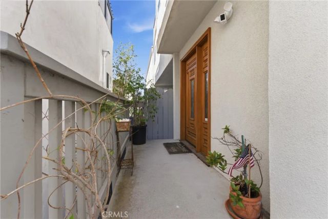 331 Manhattan Avenue, Hermosa Beach, CA 90254