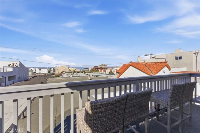 331 Manhattan Avenue, Hermosa Beach, CA 90254