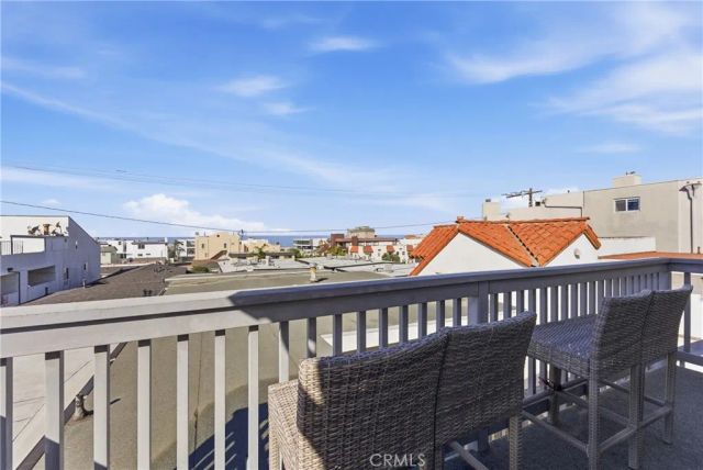 331 Manhattan Avenue, Hermosa Beach, CA 90254