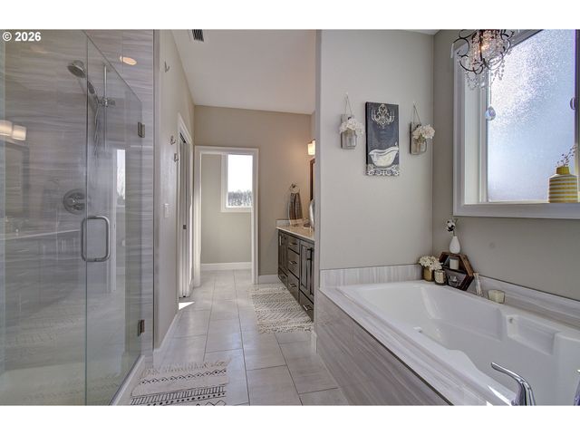 7500 Ne 211TH Cir, Battle Ground, WA 98604