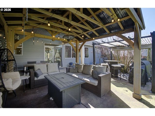 7500 Ne 211TH Cir, Battle Ground, WA 98604