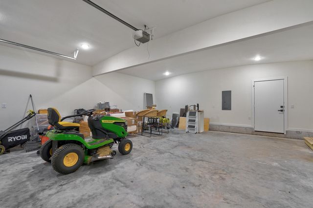 5776 E Farm Rd 168, Rogersville, MO 65742