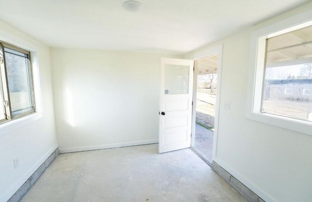 5776 E Farm Rd 168, Rogersville, MO 65742