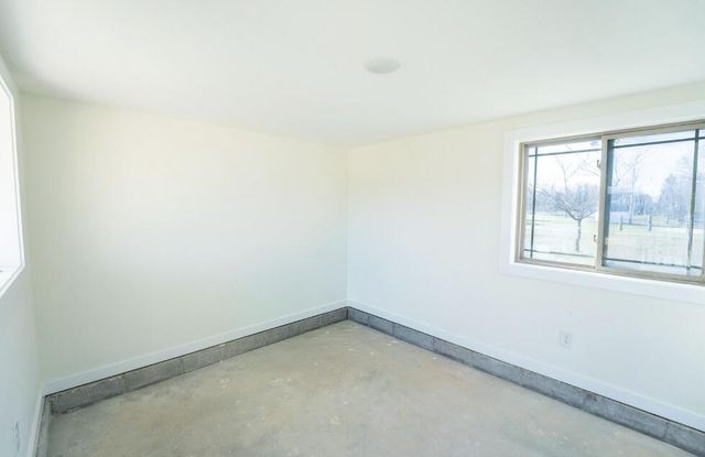 5776 E Farm Rd 168, Rogersville, MO 65742