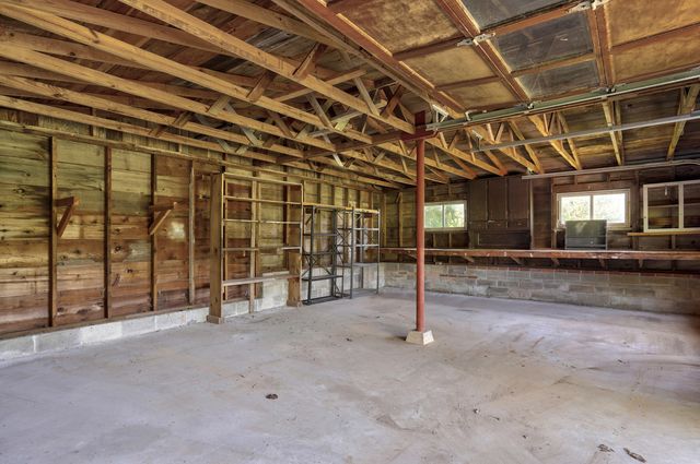 5776 E Farm Rd 168, Rogersville, MO 65742