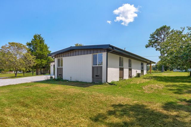 5776 E Farm Rd 168, Rogersville, MO 65742