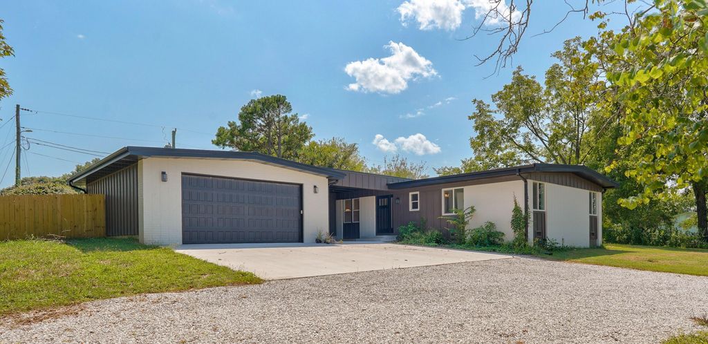 5776 E Farm Rd 168, Rogersville, MO 65742