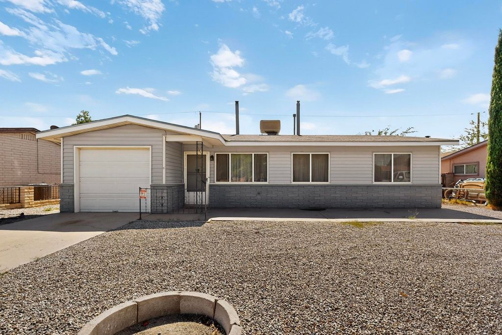 5948 Carlos Rey Circle SW, Albuquerque, NM 87121