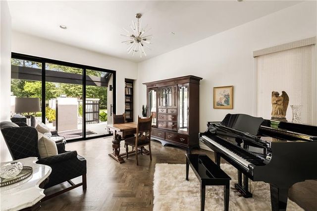 9650 Coleman Road, Roswell, GA 30075