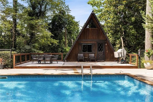 9650 Coleman Road, Roswell, GA 30075