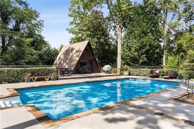 9650 Coleman Road, Roswell, GA 30075