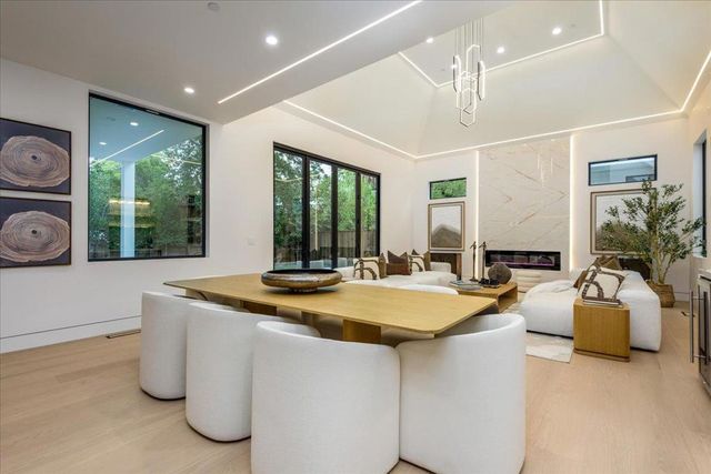 3841 Alameda De Las Pulgas, Menlo Park, CA 94025