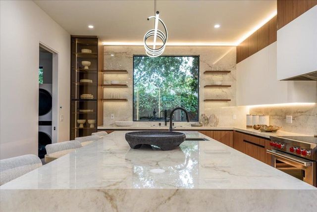 3841 Alameda De Las Pulgas, Menlo Park, CA 94025
