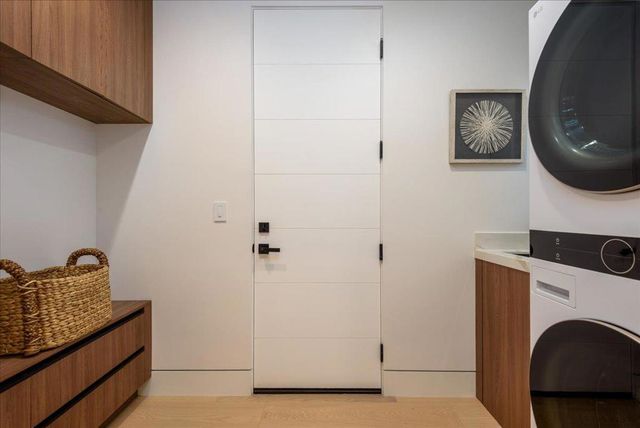3841 Alameda De Las Pulgas, Menlo Park, CA 94025