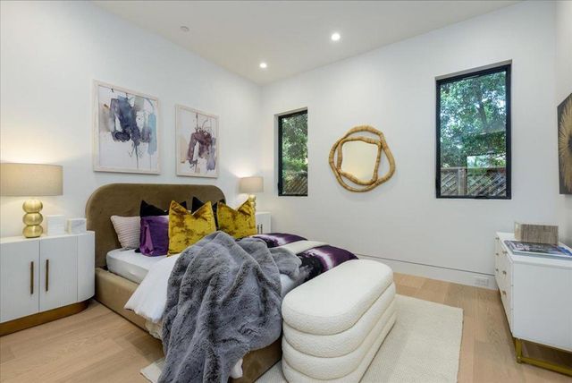 3841 Alameda De Las Pulgas, Menlo Park, CA 94025