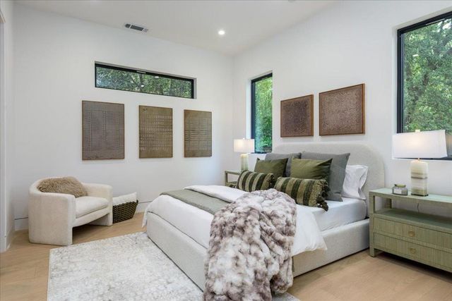3841 Alameda De Las Pulgas, Menlo Park, CA 94025