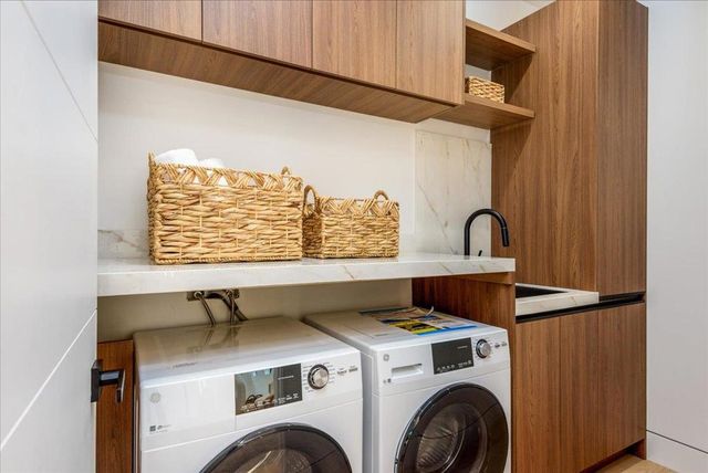 3841 Alameda De Las Pulgas, Menlo Park, CA 94025