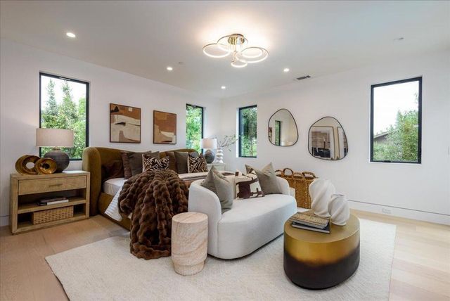 3841 Alameda De Las Pulgas, Menlo Park, CA 94025