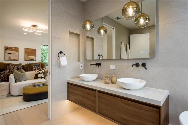 3841 Alameda De Las Pulgas, Menlo Park, CA 94025