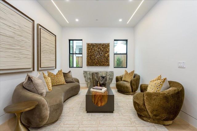 3841 Alameda De Las Pulgas, Menlo Park, CA 94025