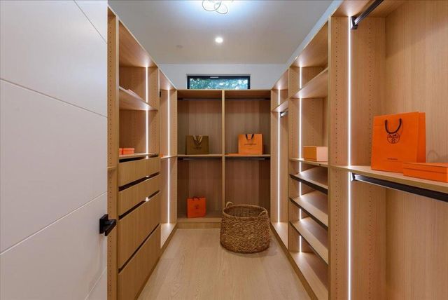 3841 Alameda De Las Pulgas, Menlo Park, CA 94025
