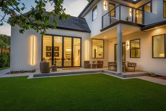 3841 Alameda De Las Pulgas, Menlo Park, CA 94025