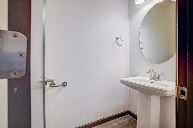 3911 Black Mesa Road, Norman, OK 73071
