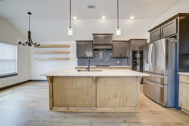 3911 Black Mesa Road, Norman, OK 73071