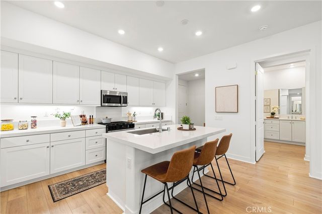 27212 Diamond Peak Lane 203, Valencia, CA 91381