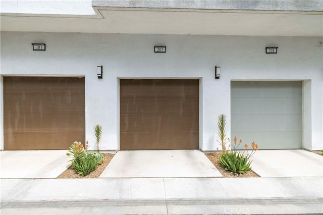 27212 Diamond Peak Lane 203, Valencia, CA 91381