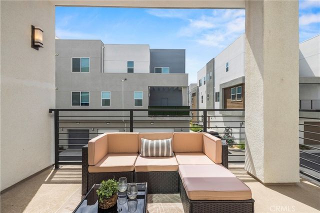 27212 Diamond Peak Lane 203, Valencia, CA 91381