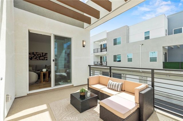27212 Diamond Peak Lane 203, Valencia, CA 91381