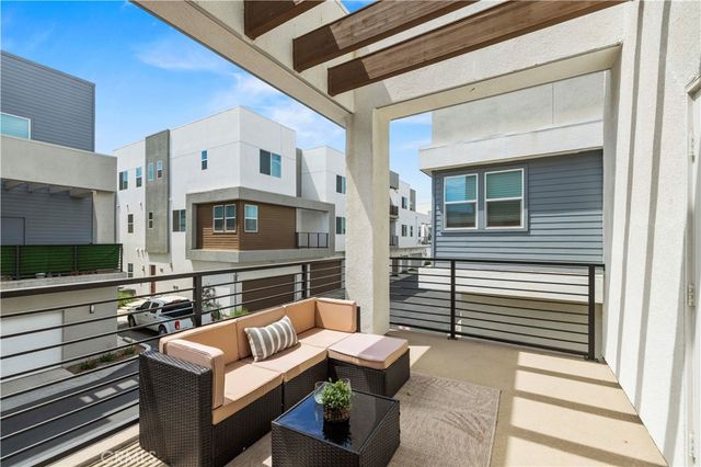27212 Diamond Peak Lane 203, Valencia, CA 91381
