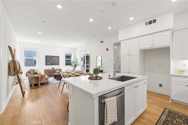 27212 Diamond Peak Lane 203, Valencia, CA 91381