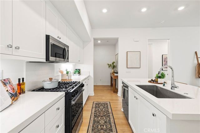 27212 Diamond Peak Lane 203, Valencia, CA 91381