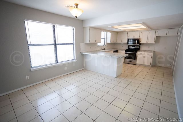 1217 S 33rd Street, Broken Arrow, OK 74014