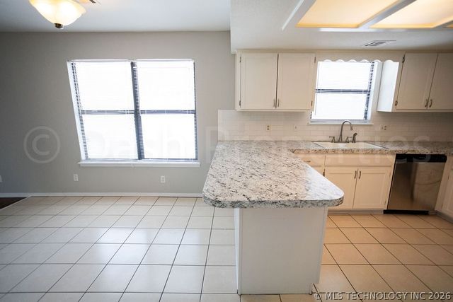 1217 S 33rd Street, Broken Arrow, OK 74014