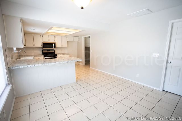 1217 S 33rd Street, Broken Arrow, OK 74014