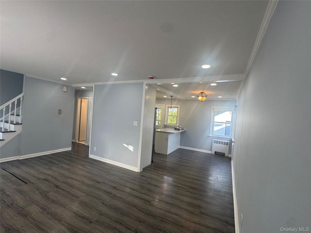 121 Sheridan Avenue, Williston Park, NY 11596