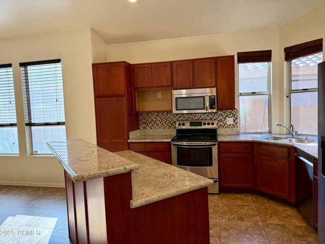15844 S 23rd Place, Phoenix, AZ 85048