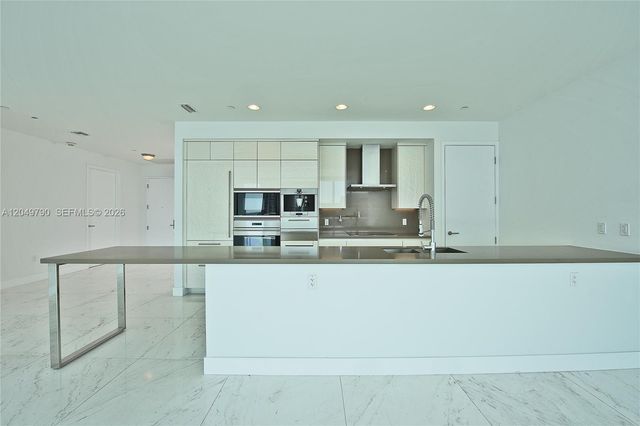 17475 Collins Avenue 2003, Sunny Isles Beach, FL 33160