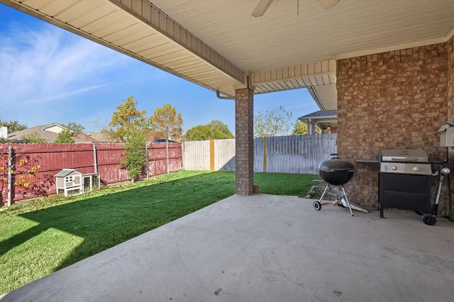 8837 Sunset Trace Drive, Fort Worth, TX 76244